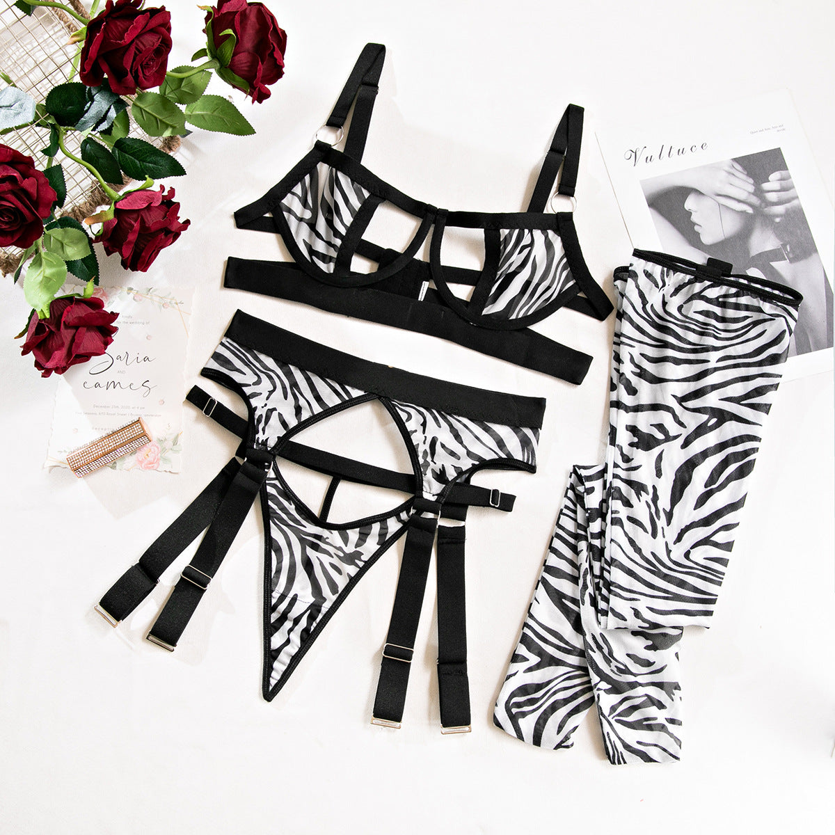 LADIES INTIMATE ZEBRA LINGERIE SET WITH STOCKINGS ZEBRA (SIZE S-L)