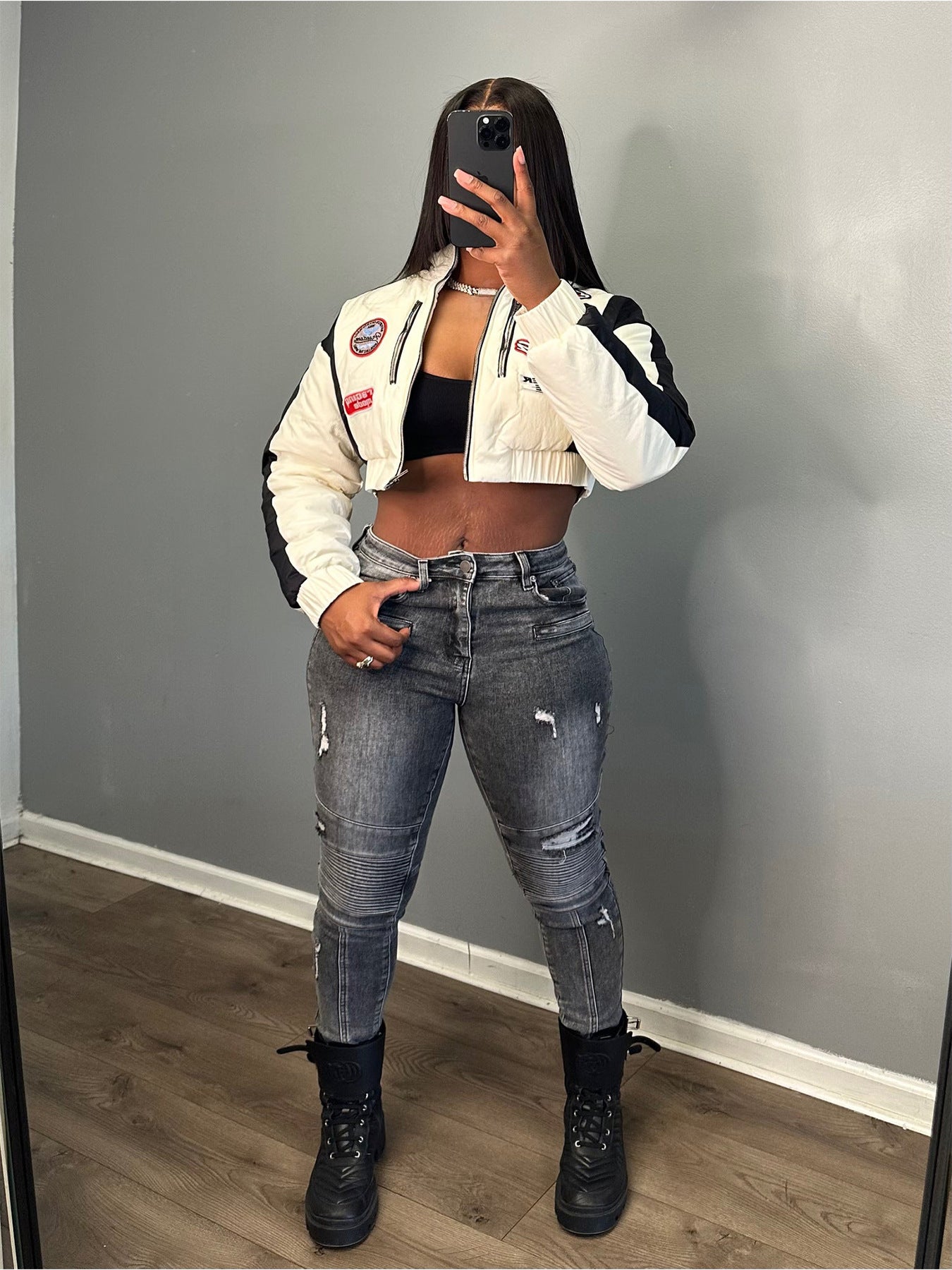 LADIES STRETCHY DISTRESSED JEANS BLACK (SIZE S-2XL)