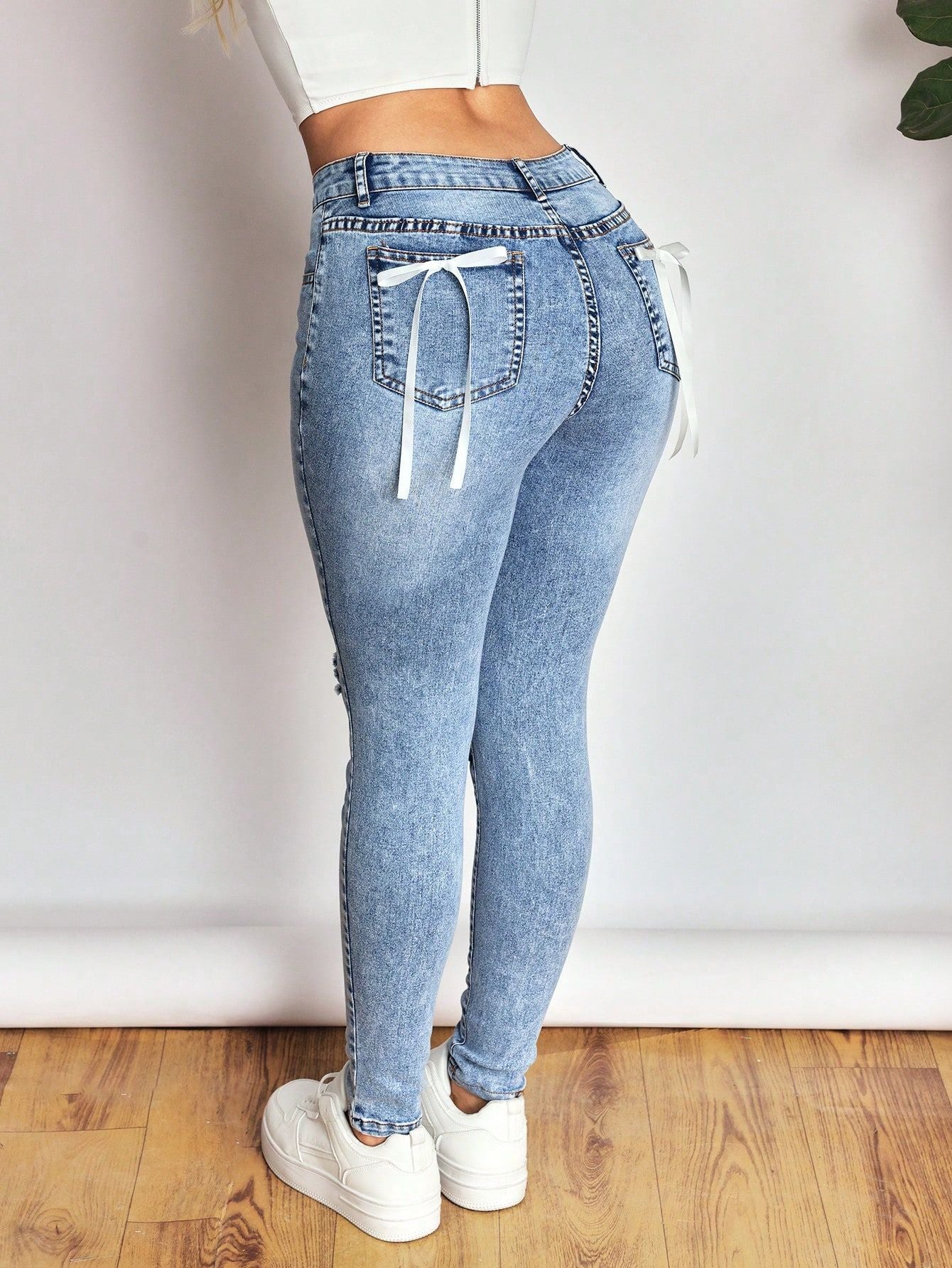 LADIES LIGHT BLUE DENIM JEANS LIGHT BLUE DENIM (SIZE S - XL)