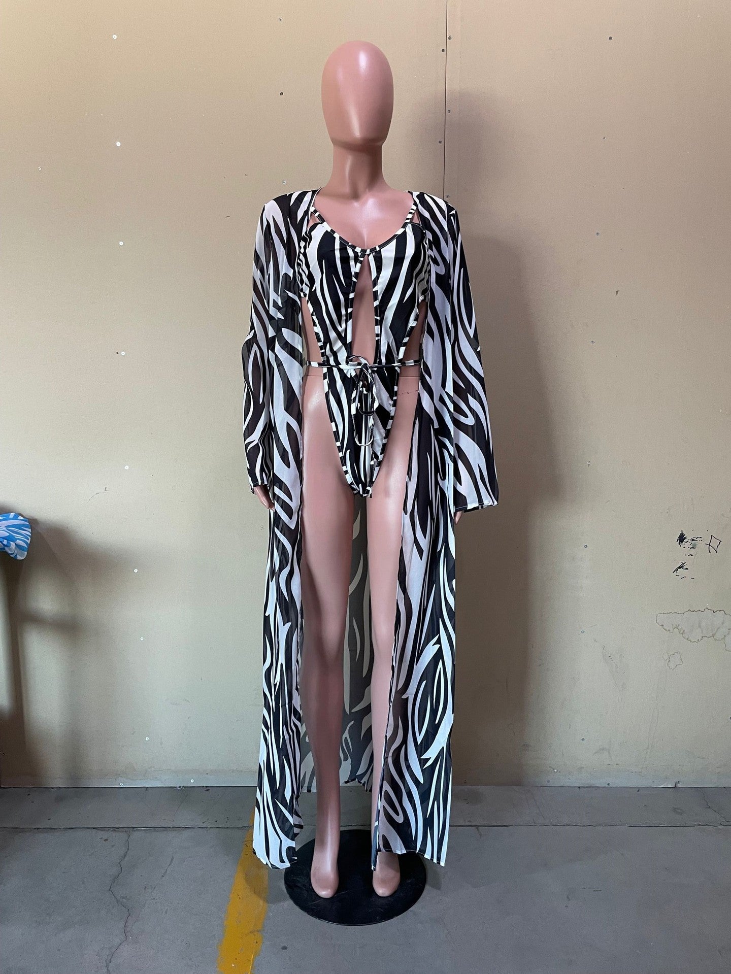 LADIES TWO PIECE SWIMWEAR SET BLACK & WHITE (SIZE S - XL)