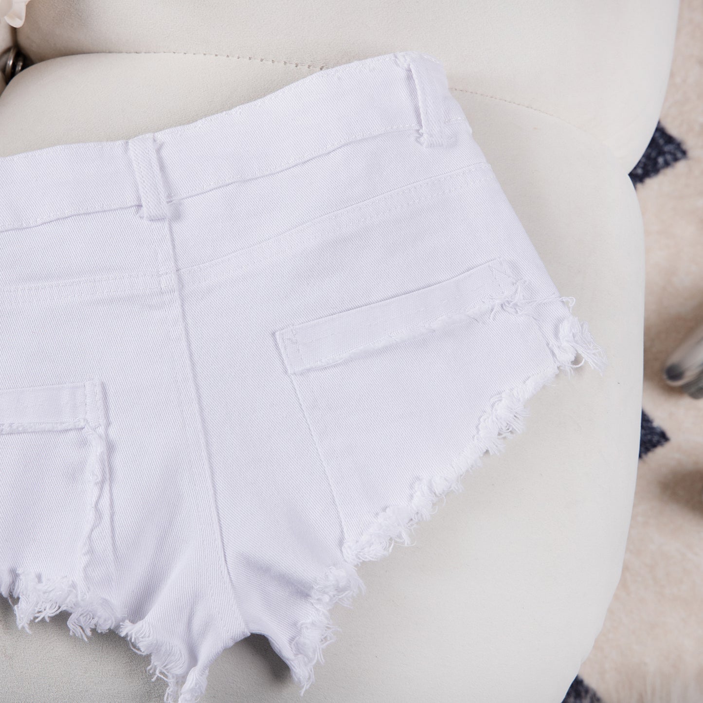 LADIES PLUS SIZE STRETCHY DENIM SHORTS WHITE / BLACK (SIZE S - XL)
