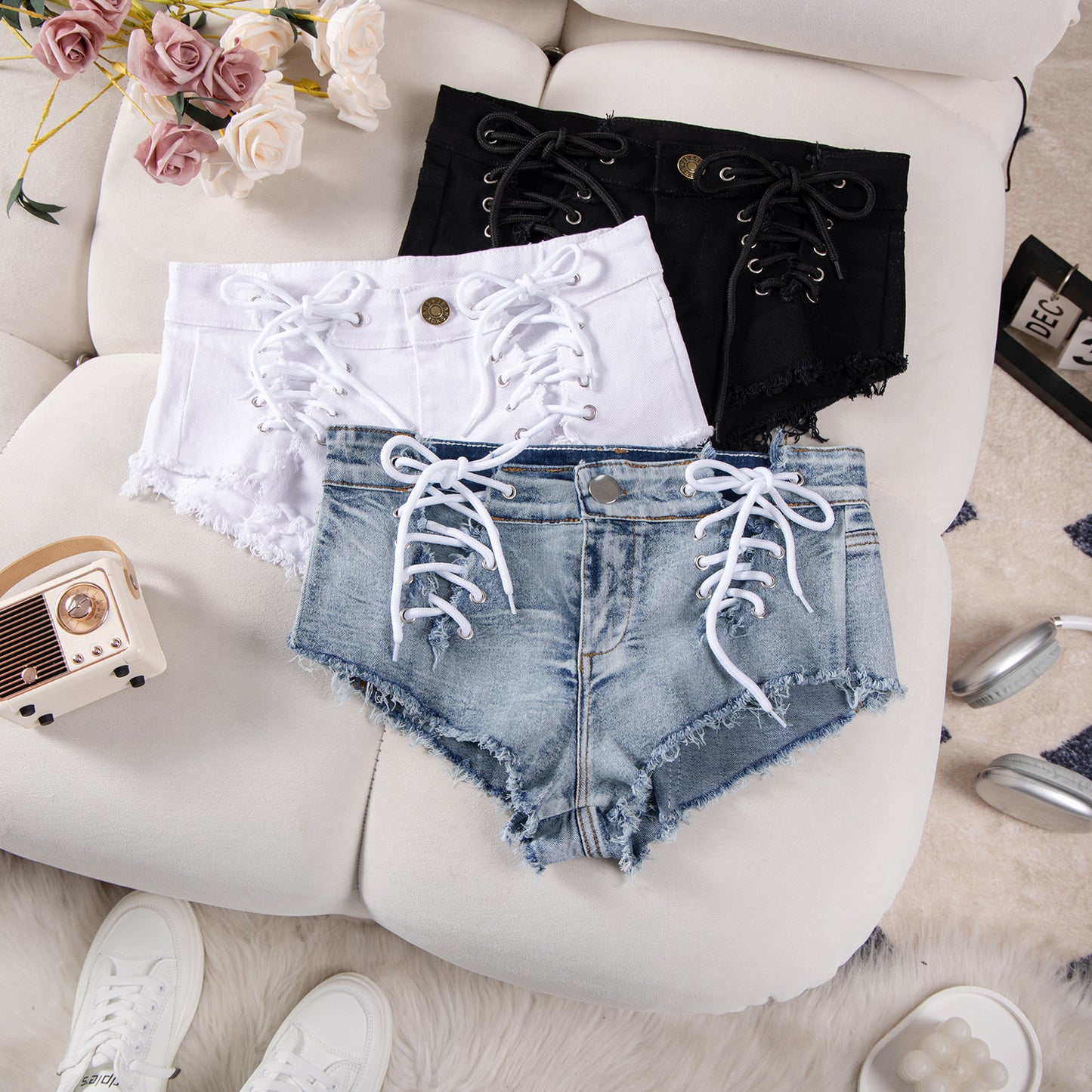LADIES PLUS SIZE STRETCHY DENIM SHORTS WHITE / BLACK (SIZE S - XL)