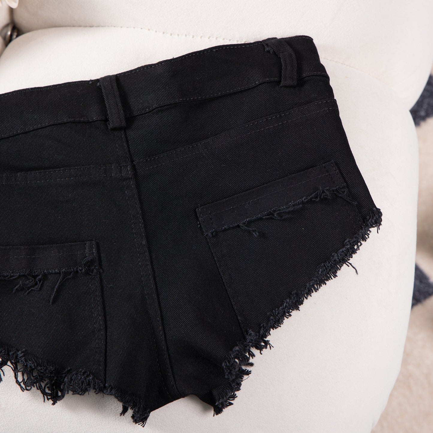 LADIES PLUS SIZE STRETCHY DENIM SHORTS WHITE / BLACK (SIZE S - XL)
