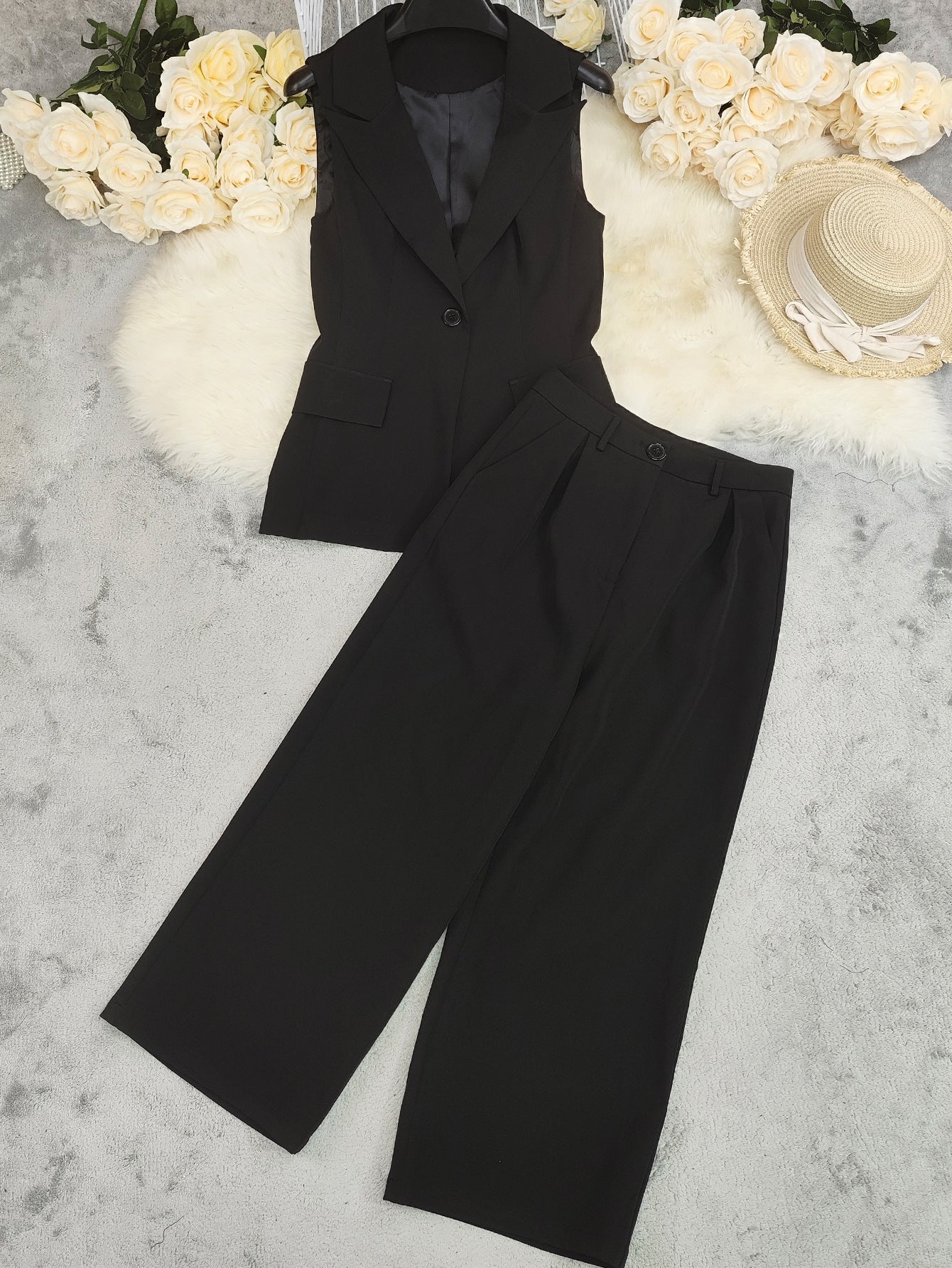 Ladies stylish fashion two piece sleeveless top and straight leg pants set Black / white / red (Size S - XL)