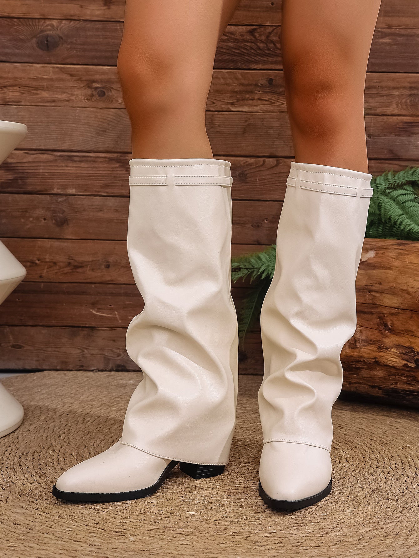 Ladies stylish fashion chunky heel knee high boots Black / Off white (china Size 36 - 43) (UK Size 4 - 8.5)