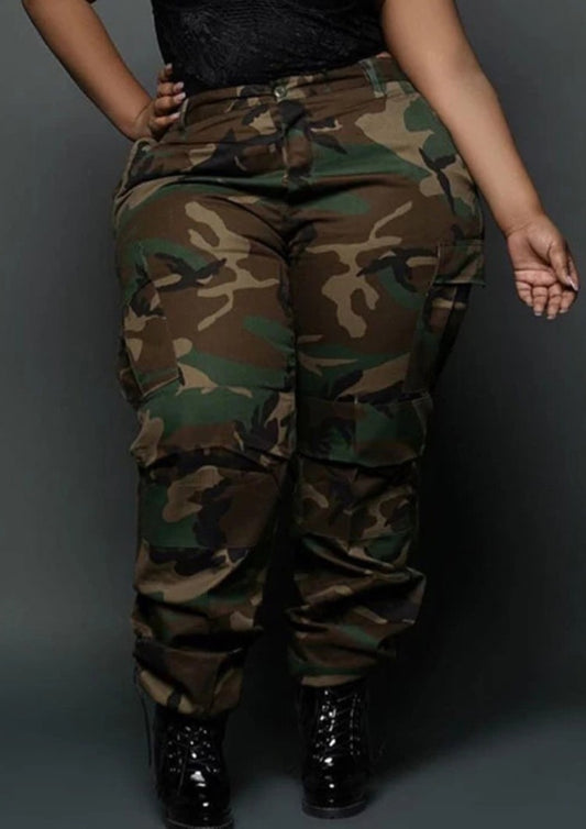 LADIES PLUS SIZE CAMO PANTS             GREEN CAMO             (SIZE  XL - 5XL)