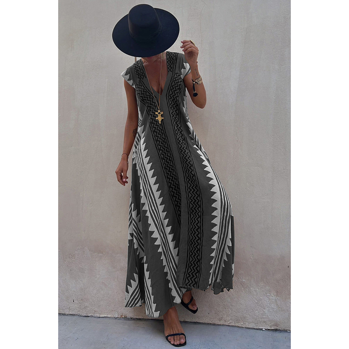 LADIES LONG LOOSE FIT DRESS               8 DIFFERENT COLOURS                 (SIZE  S - XL)