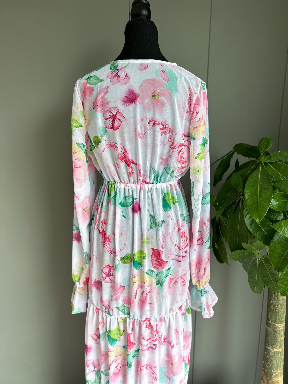 LADIES BEACHWEAR DRESS & BIKINI              (SIZE  S - L)