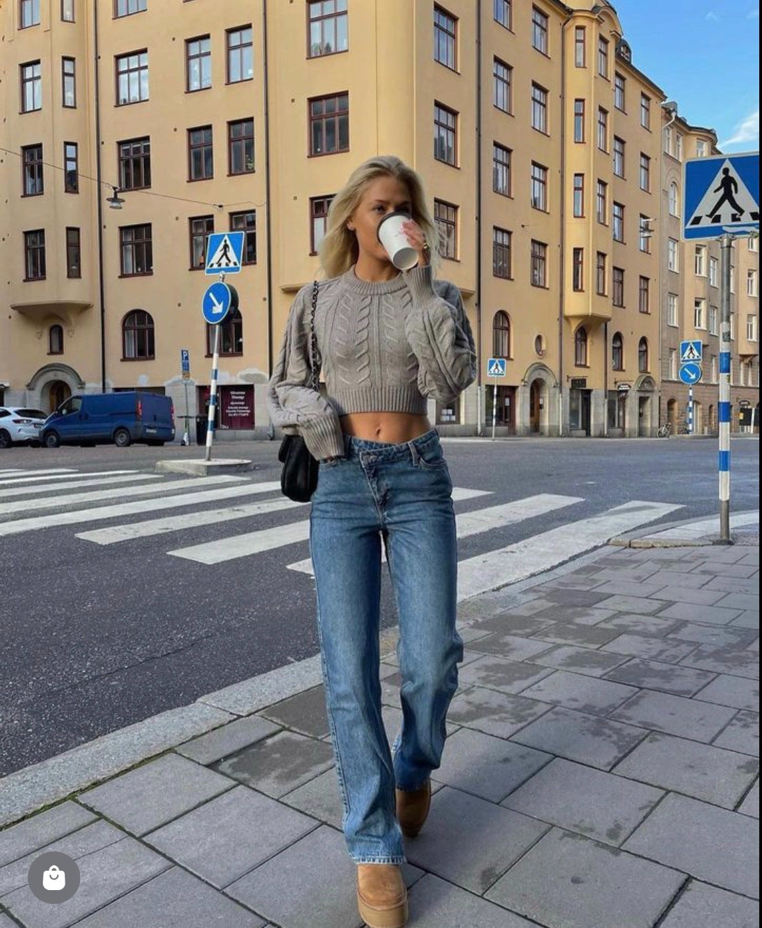 LADIES BACKLESS SWEATER TOP                    GRAY / WHITE                 (SIZE  S / M)